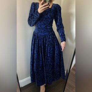 Laura Ashley vintage velvet princess dress black blue size M Renaissance